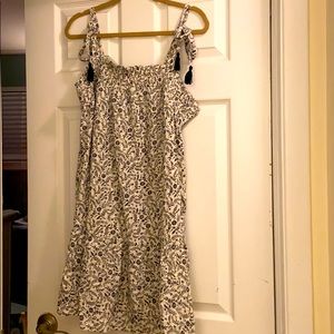 Old navy summer dress beautiful!